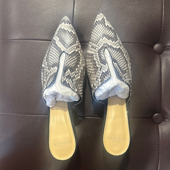 Black and White Women's Shoes Python - Picture 1 of 5
